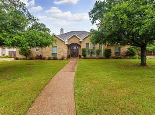 1012 Charing Cross Dr, Woodway, TX 76712