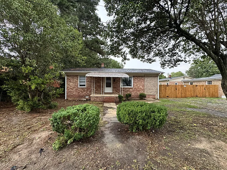 107 Caswell St — Photo 19