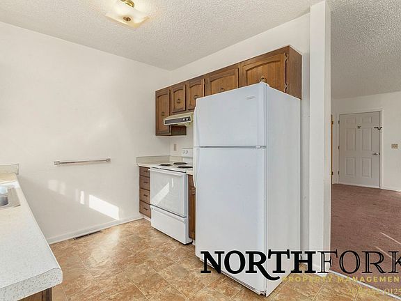 5th image of 615 Dearborn St APT 1