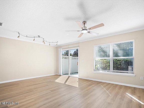 5th image of 409 Walnut Dr