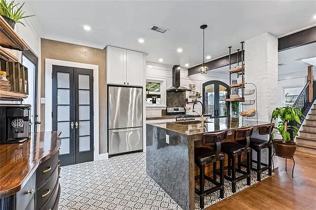 522 Herring Ave