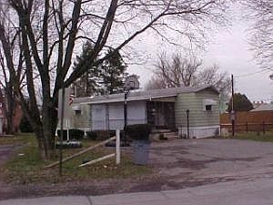 2nd image of 219 Carpenter St