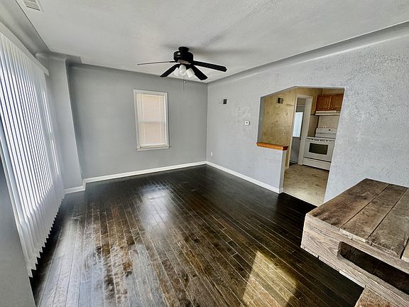 2nd image of 3631 Swanson St