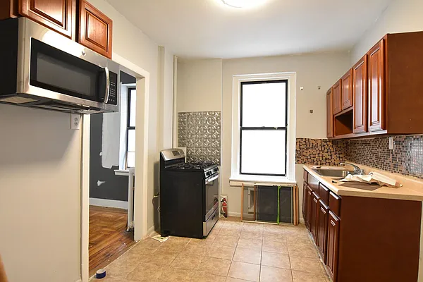 Rented by Clove Realty LLC | media 30