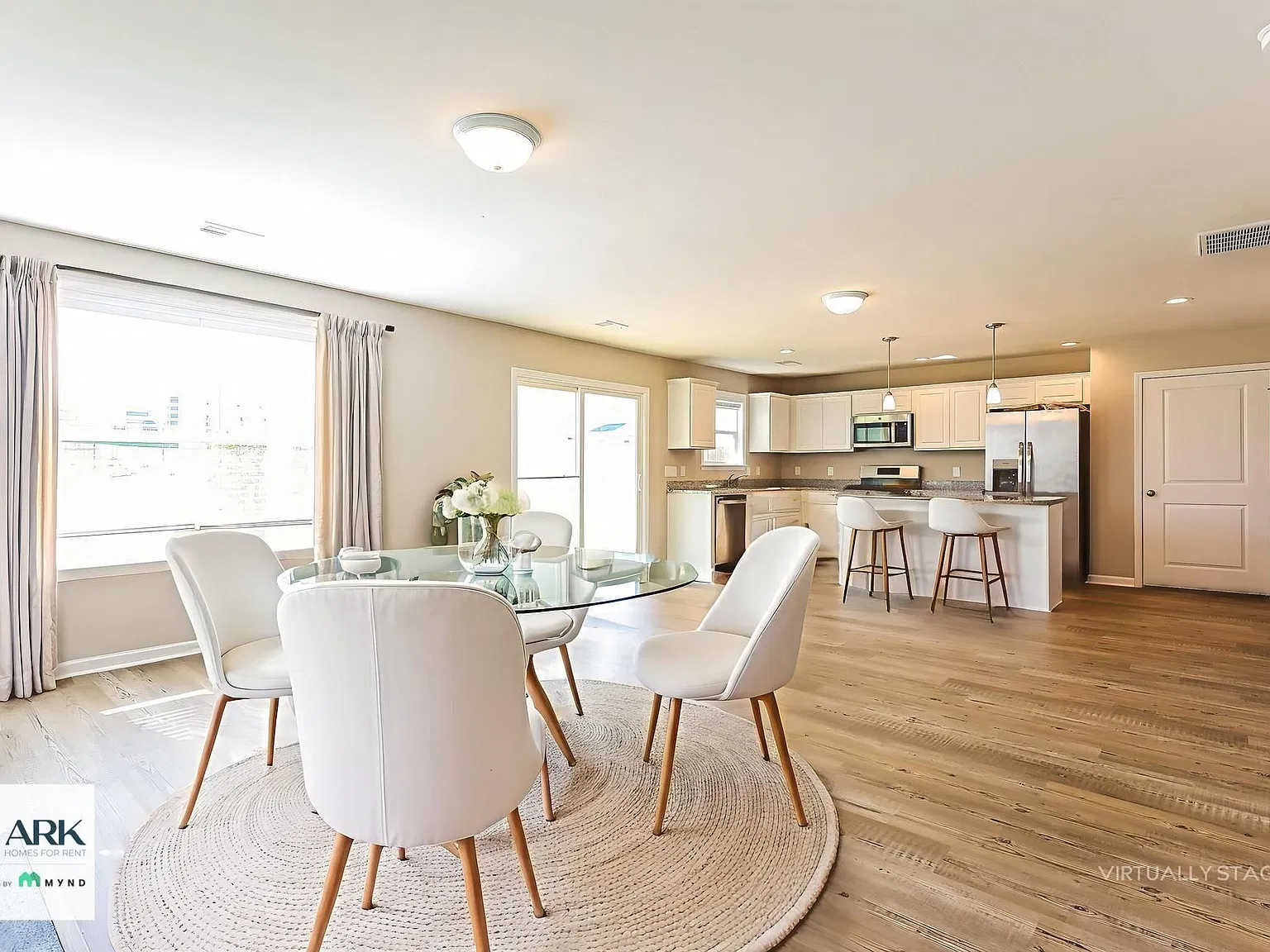 3 bed, 2.5 bath, 2223 sqft, $1,975 — Photo 3