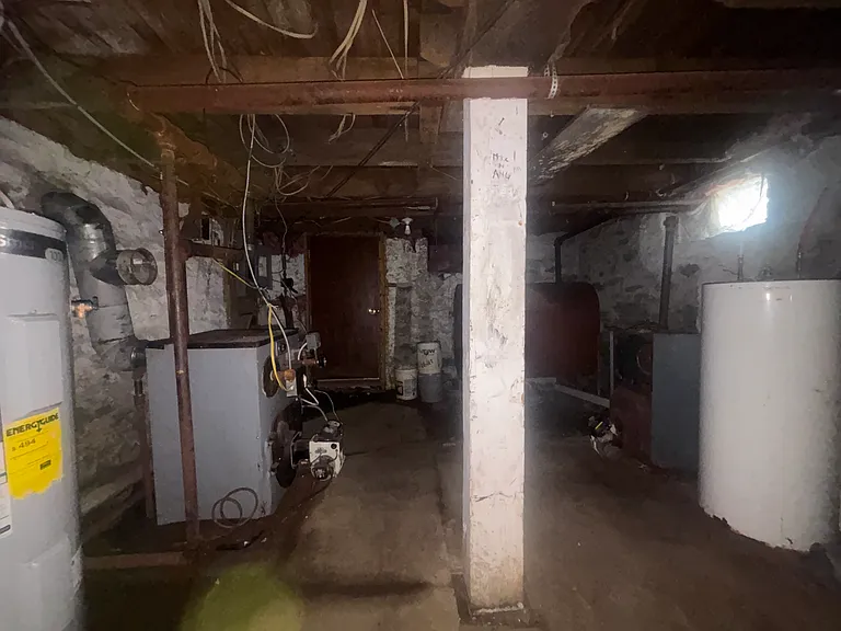 51 Barney St — Photo 17