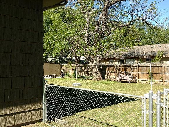 2nd image of 1009 Windsor Dr