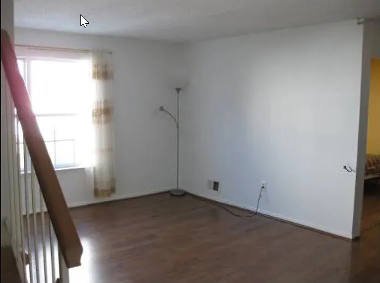 2 bed, 1050 sqft, $2,300 — Photo 2