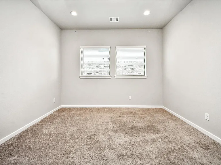 2901 Apple Rose Ln — Photo 35