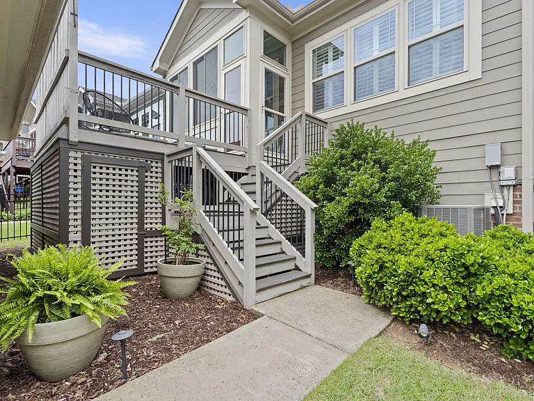 2081 Great Ridge Pkwy — Photo 6