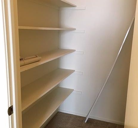 4th image of 127 Piccadilly Pl APT E