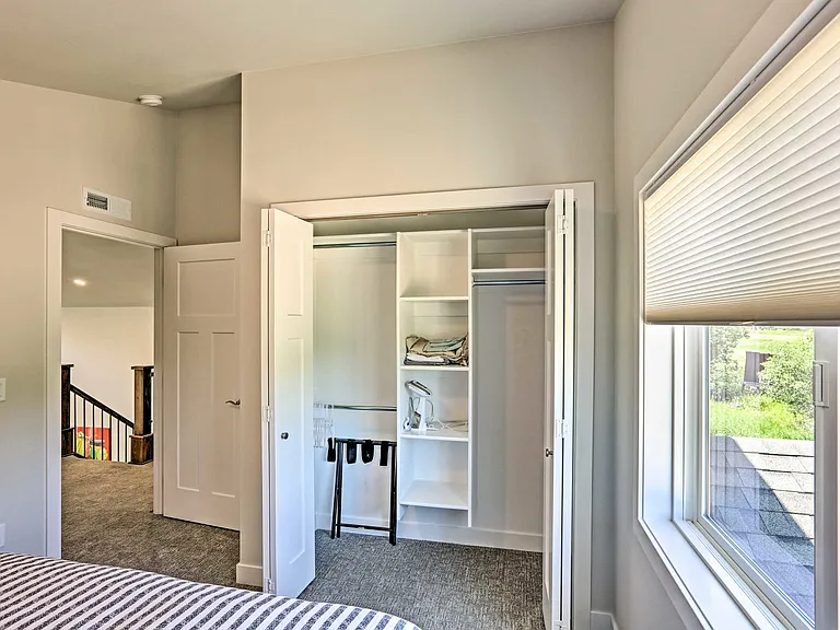 22 Kent Ln — Photo 7