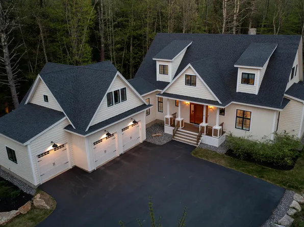 9 Misty Way, Falmouth, ME 04105