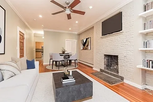 2 bed, 1190 sqft, $4,850 — Photo 1