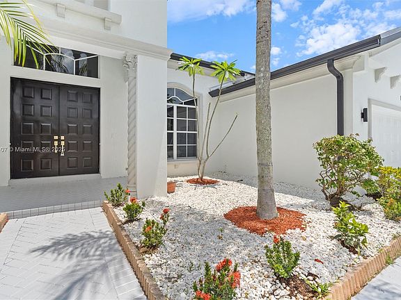 3rd image of 10275 Oak Meadow Ln