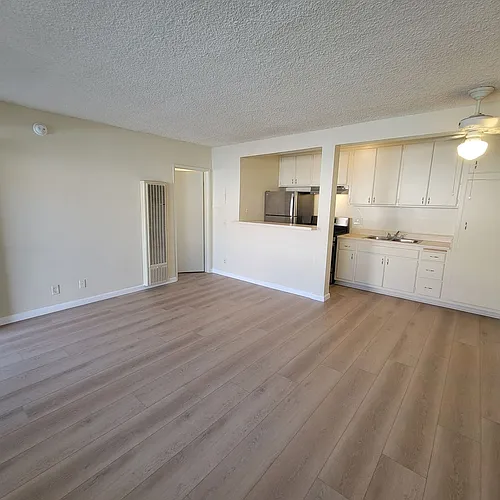 37 unit building close to CSUN! Photo 1
