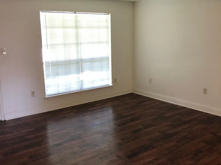 8276 Menlo Dr — Photo 4