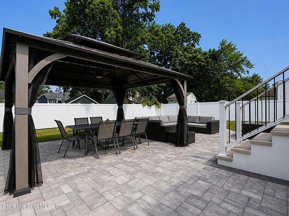 5th image of 121 Seawood Dr