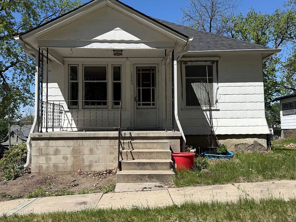 1st image of 1203 N Iowa Ave