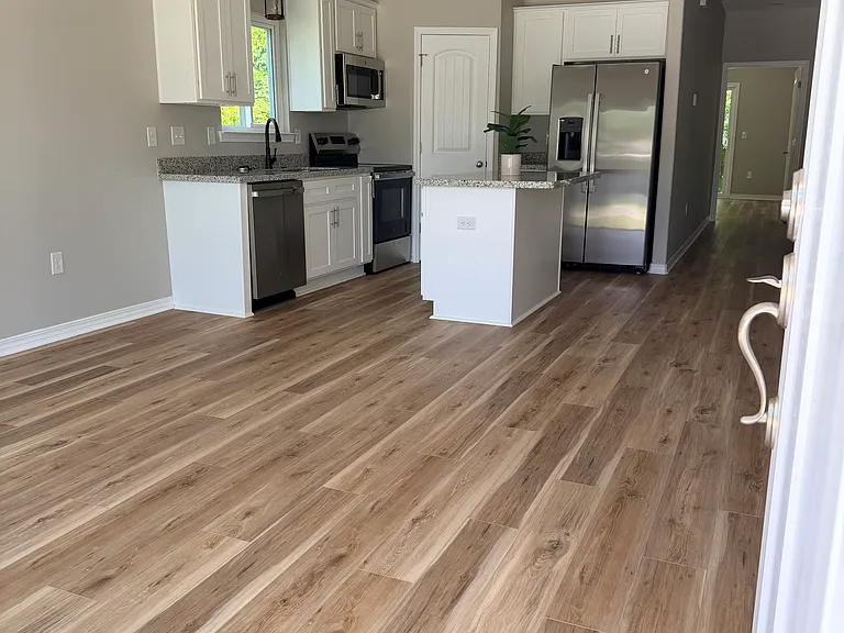 308 N E St — Photo 3