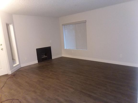 Living Room w/ Fireplace