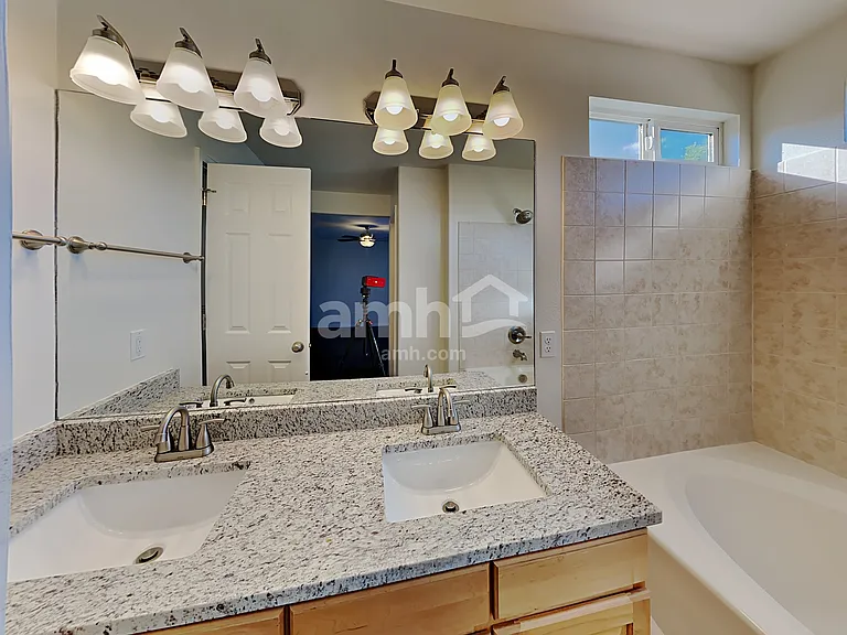 4990 Hawk Meadow Dr — Photo 10