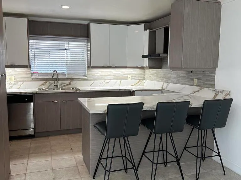 175 S Allen Ave #3 — Photo 1