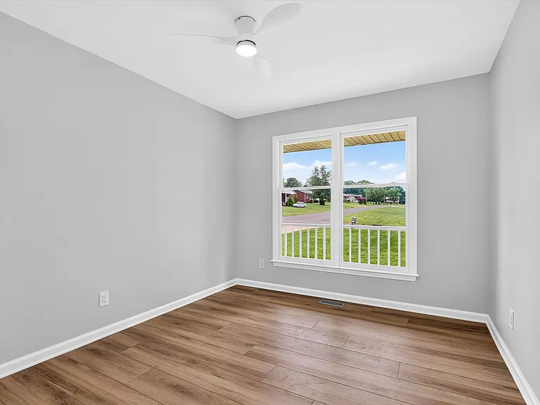912 Kearney Dr — Photo 25