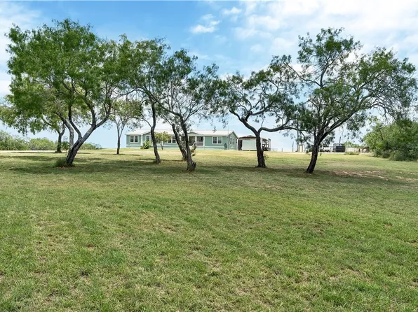 8569 County Road 401, Floresville, TX 78114