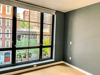 Rented by R New York