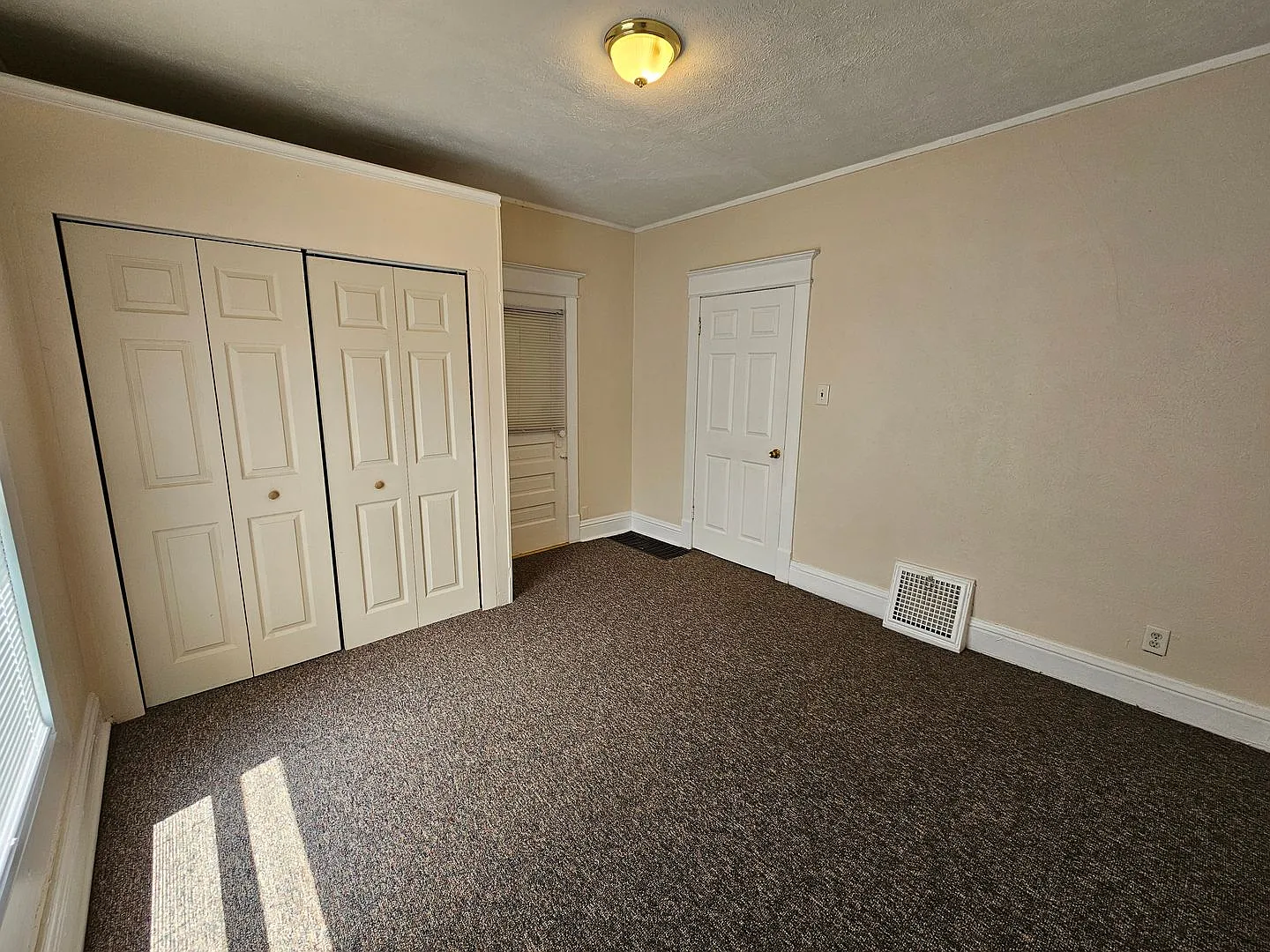 519 Howard Street — Photo 4