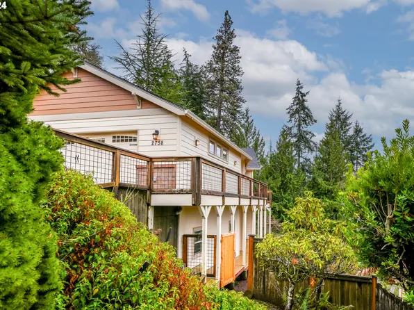 2758 Bowmont Dr, Eugene, OR 97405