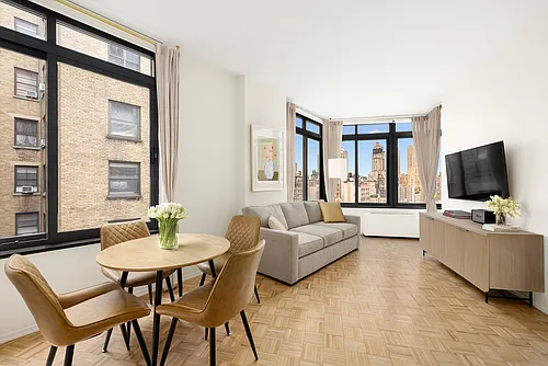 155 W 70th St #Penthouse 1g Photo 1