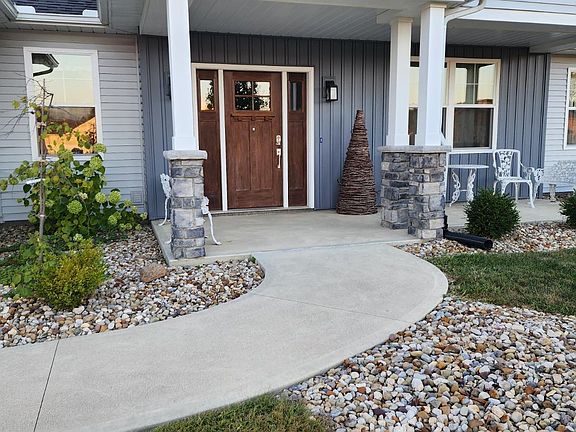 2nd image of 109 Waterford Dr