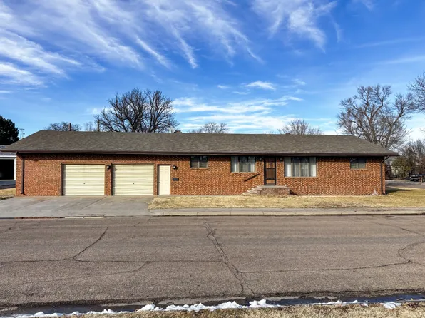 706 W 5th St, Oakley, KS 67748