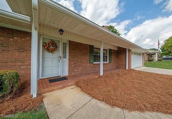 3rd image of 5160 Nicole Rd