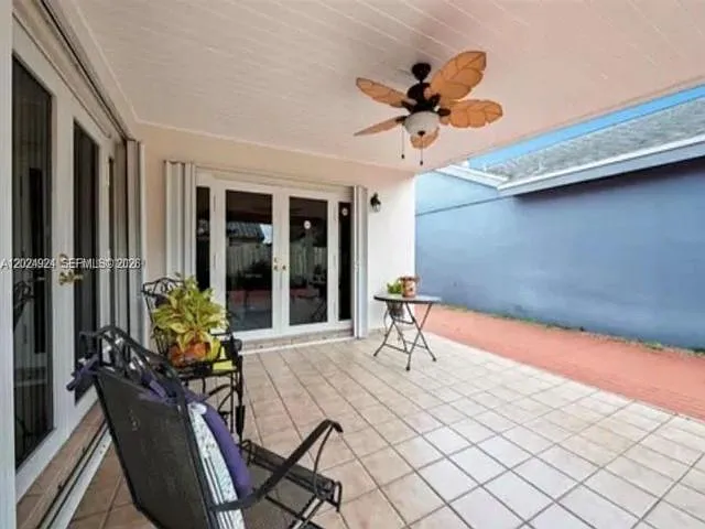 3 bed, 2.0 bath, $3,850 — Photo 3