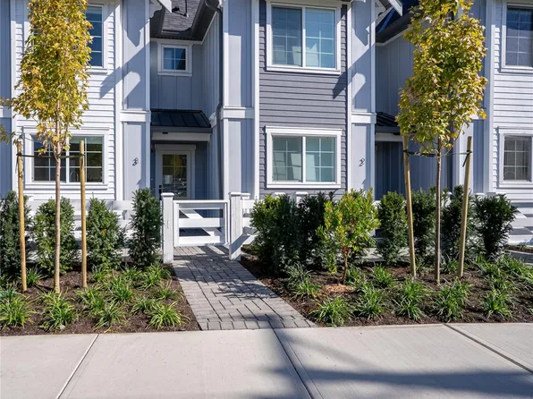 3907 Cedar Hill Rd #U4, Saanich, BC V8P 3Z8