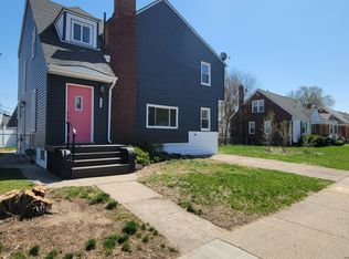 1728 Pinecrest Dr, Ferndale, MI