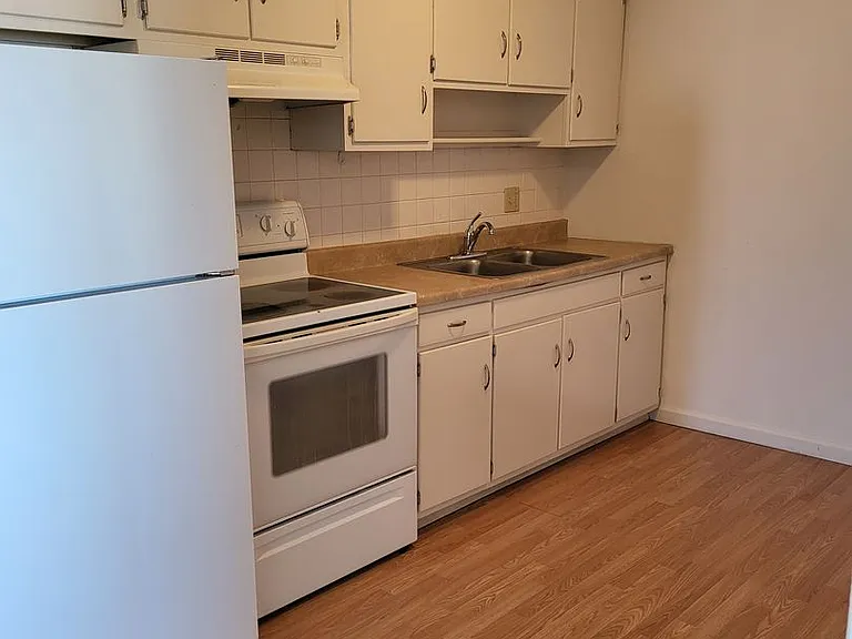 Yorktowne Apartments — Photo 5