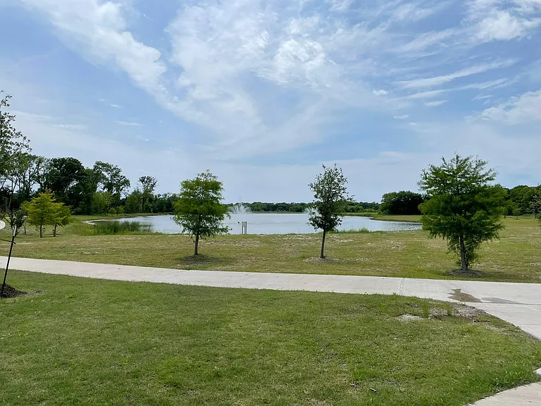 1101 Mahogany Dr — Photo 40