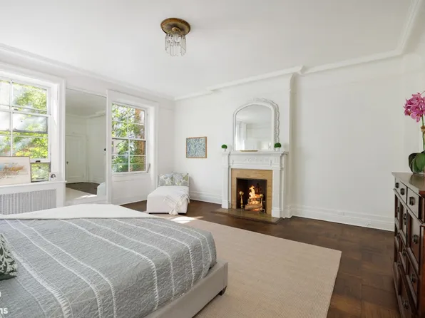 32 East 64th Street image 7 of 8