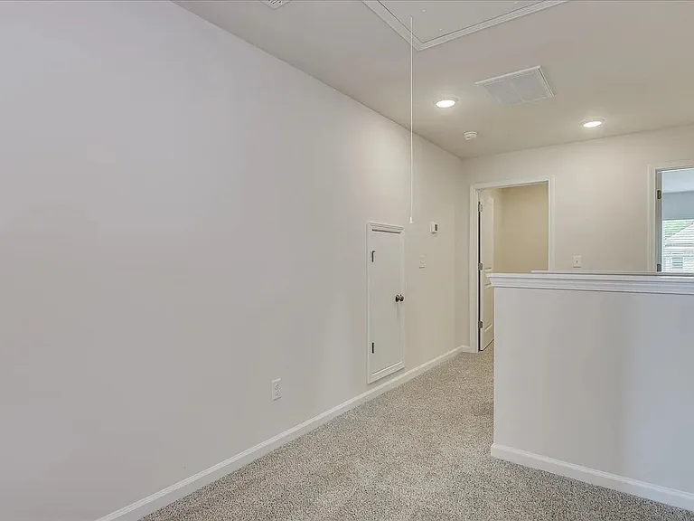 1021 Skidway Dr — Photo 35