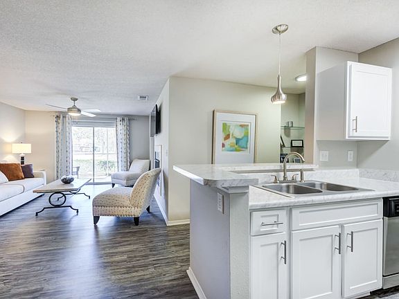 5th image of 8990 N Davis Hwy #34025