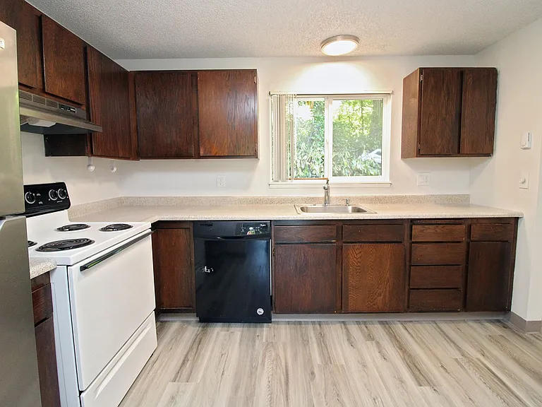 Raleigh Heights — Photo 15