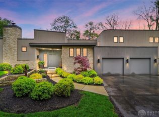 1900 Kress Wood Cir, Dayton, OH 45429