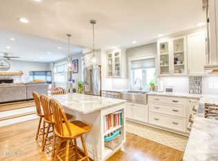 6 Cliff Ave, Greenwich, CT 06830