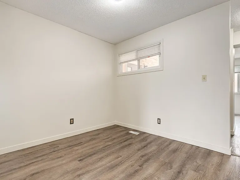 550 Rundlehorn Cir NE — Photo 9