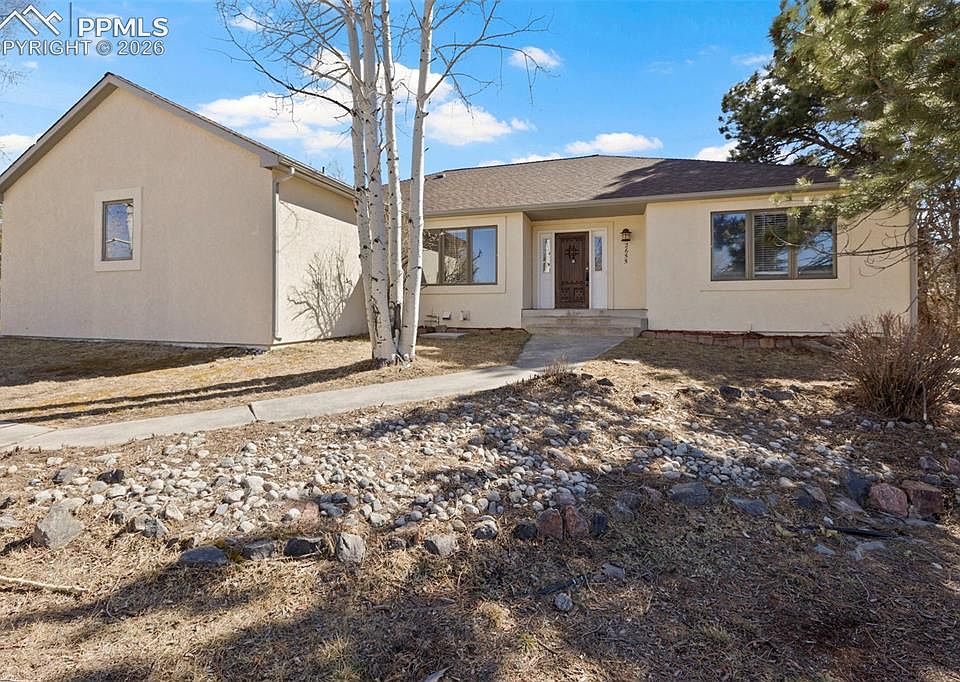 1st image of 2655 Crestwood Dr