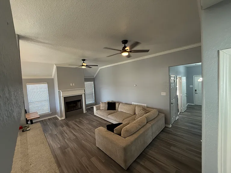 218 Texas Ave — Photo 4